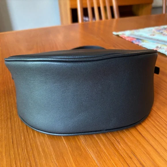 COS Elegant Black Leather Shoulder Bag - Picture 2 of 7